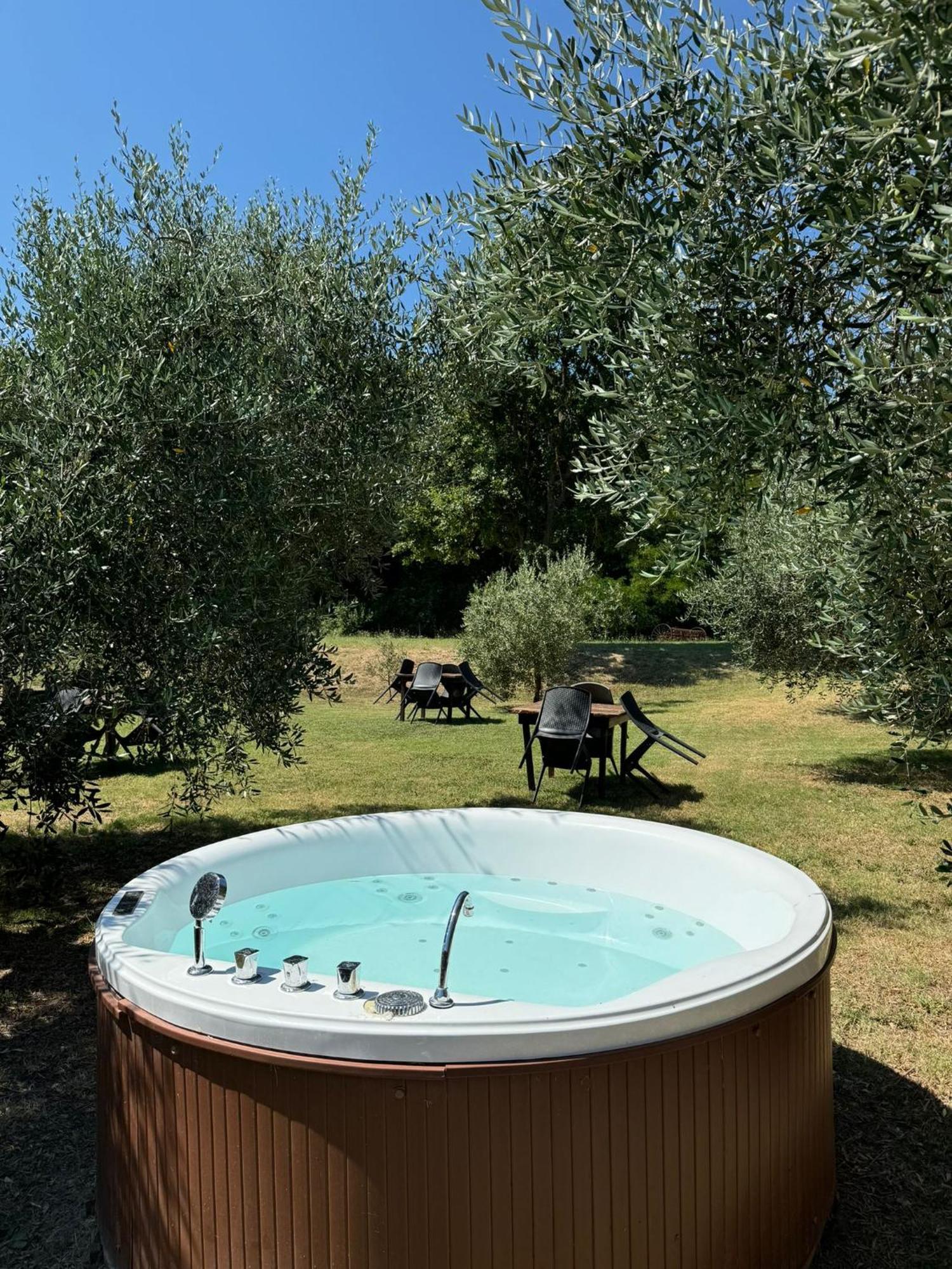 Agriturismo Diffuso Monte Oliveto Maggiore Chiusure Екстер'єр фото